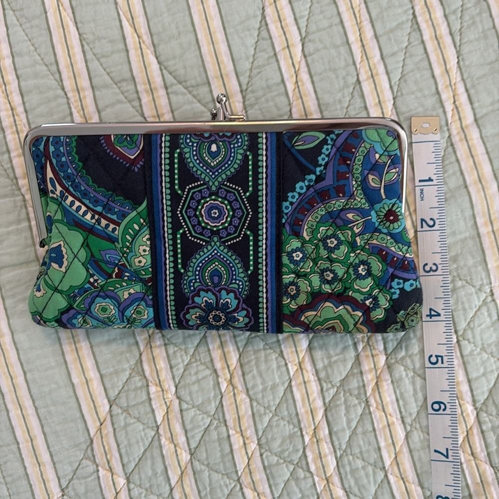 Vera Bradley 2 compartment wallet. Navy blue and green floral pattern - Picture 2 of 6